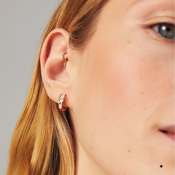 SERIF-T ENAMELED HUGGIE HOOP EARRING - Picture 2 of 3